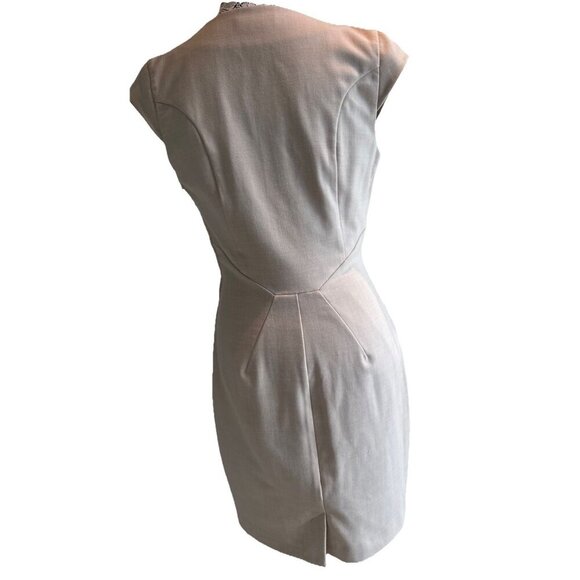 Guess By Marciano Cream Dress Size 8 41% Wool Fine Lines Structured Silhouette - Picture 3 of 14